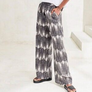 Garnet Hill Cream & Black Flowy Pattern Pants - L